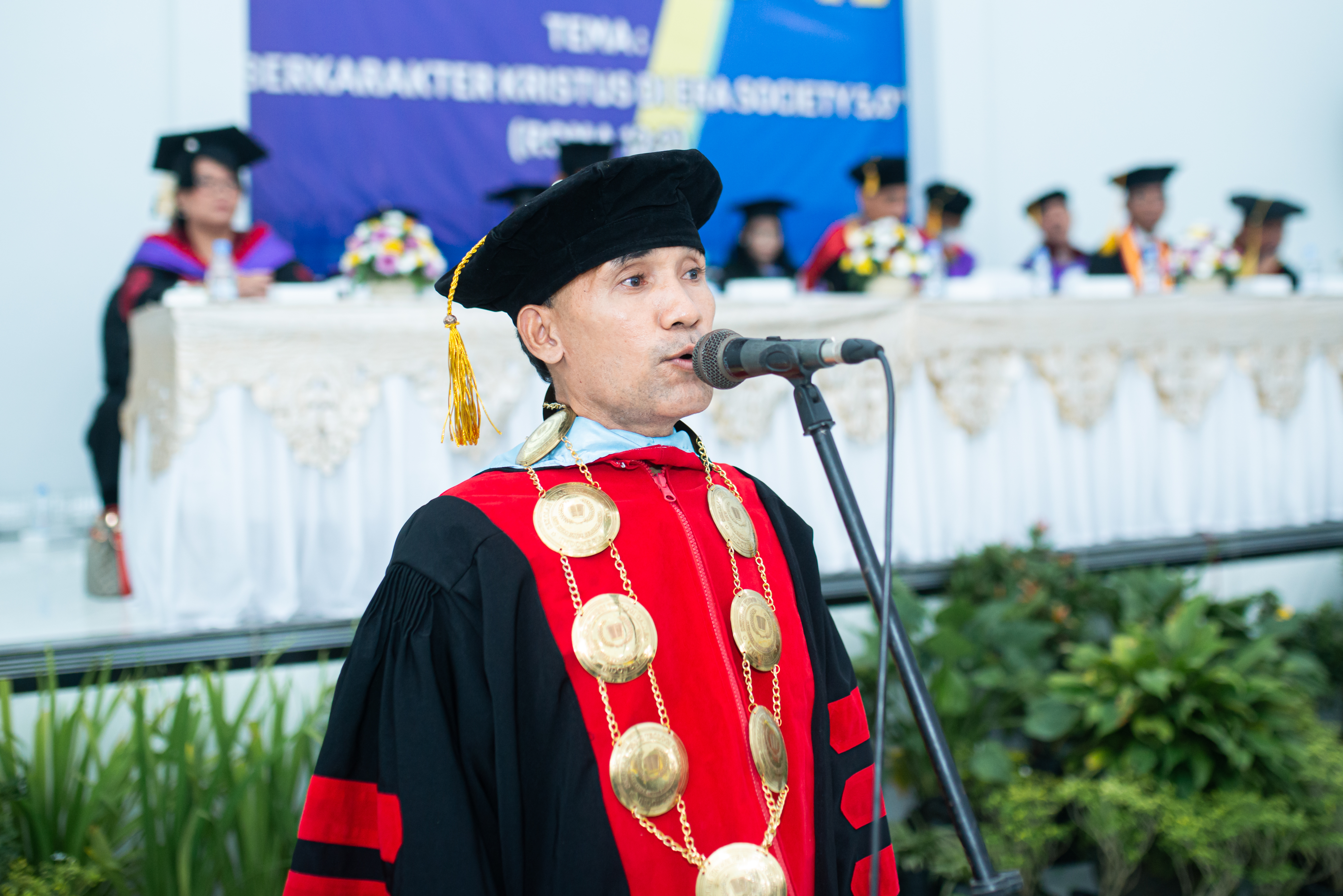 Dr. Ayu Panga Lewu, M.Th 